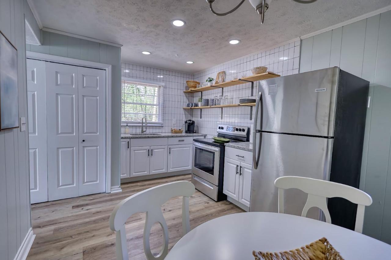 Coastal Cottage 1/2 Mile From Covington Square 外观 照片