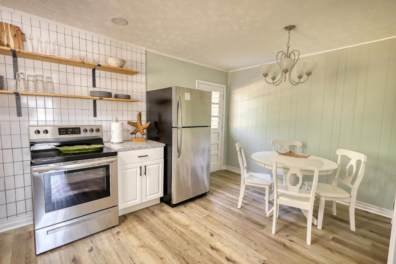 Coastal Cottage 1/2 Mile From Covington Square 外观 照片
