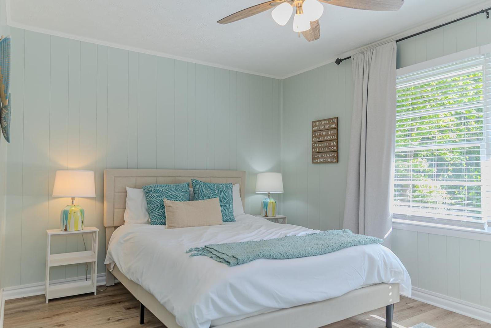 Coastal Cottage 1/2 Mile From Covington Square 外观 照片