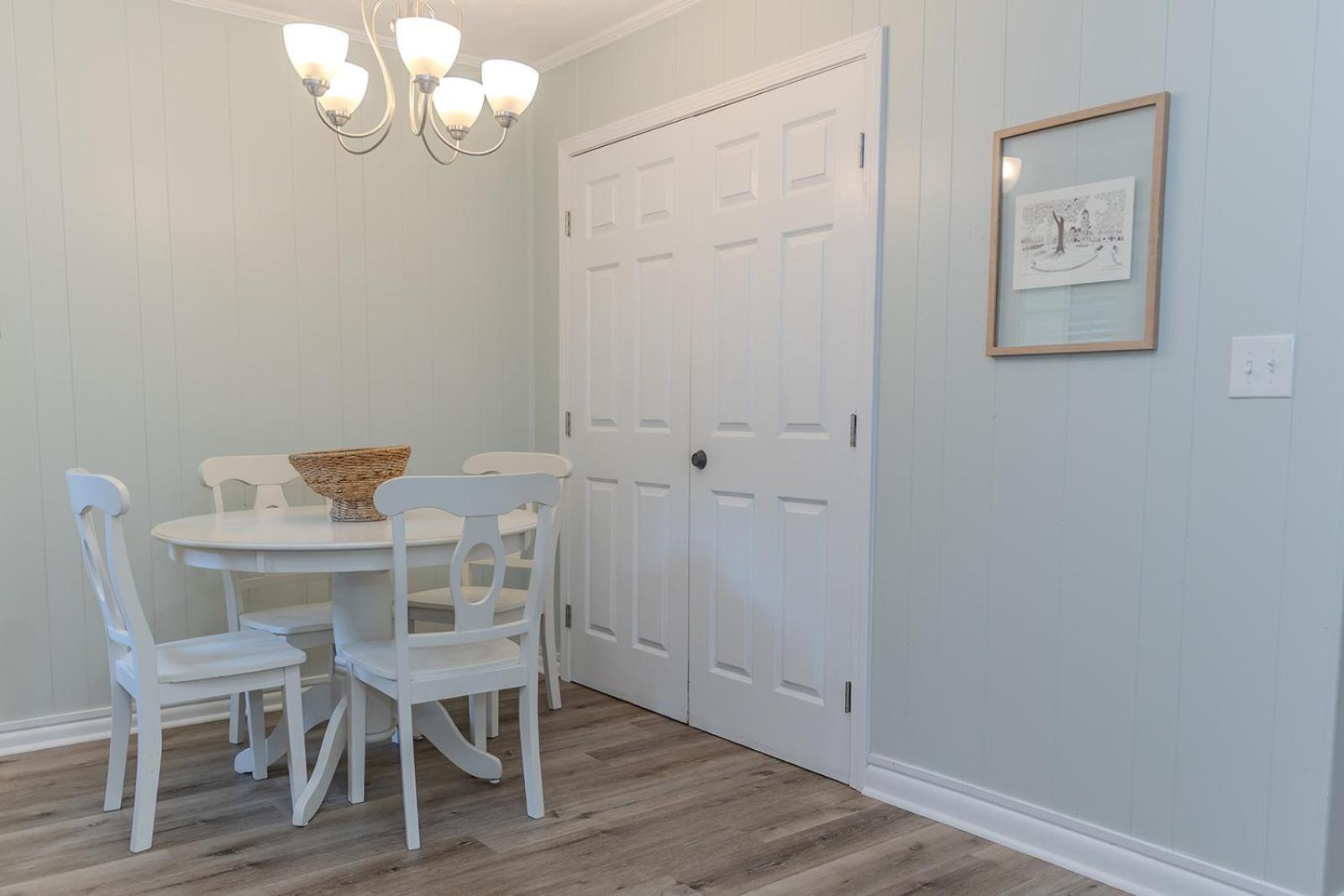 Coastal Cottage 1/2 Mile From Covington Square 外观 照片